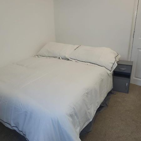 Affordable Rooms In Gillingham ジリンガム エクステリア 写真