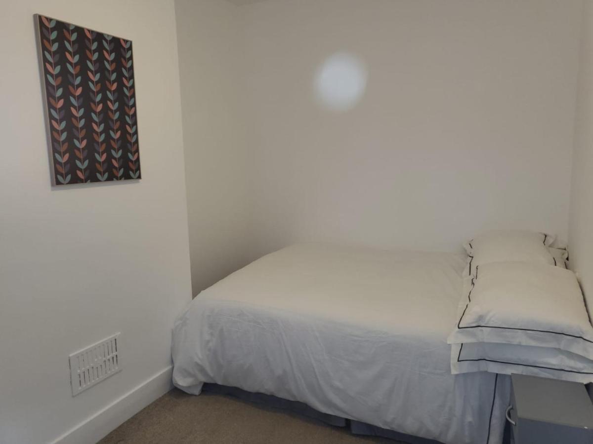 Affordable Rooms In Gillingham ジリンガム エクステリア 写真