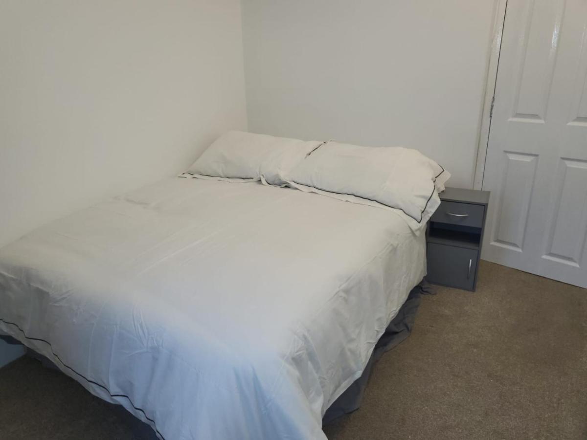 Affordable Rooms In Gillingham ジリンガム エクステリア 写真